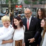 Sa Semom Fabricijem, ambasadorom EU u Srbiji, nakon dodele diploma u Beogradu na Dan Evrope